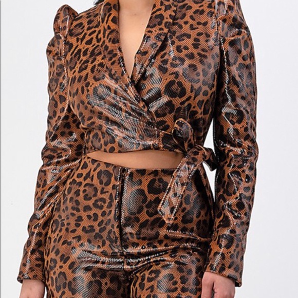 Clothes - Picture 2 of 11